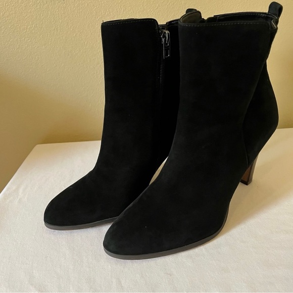 COPY - COPY - Coach Jemma Boots Size 10..Coach Logo is on back of boot. Excelle… - Picture 2 of 8